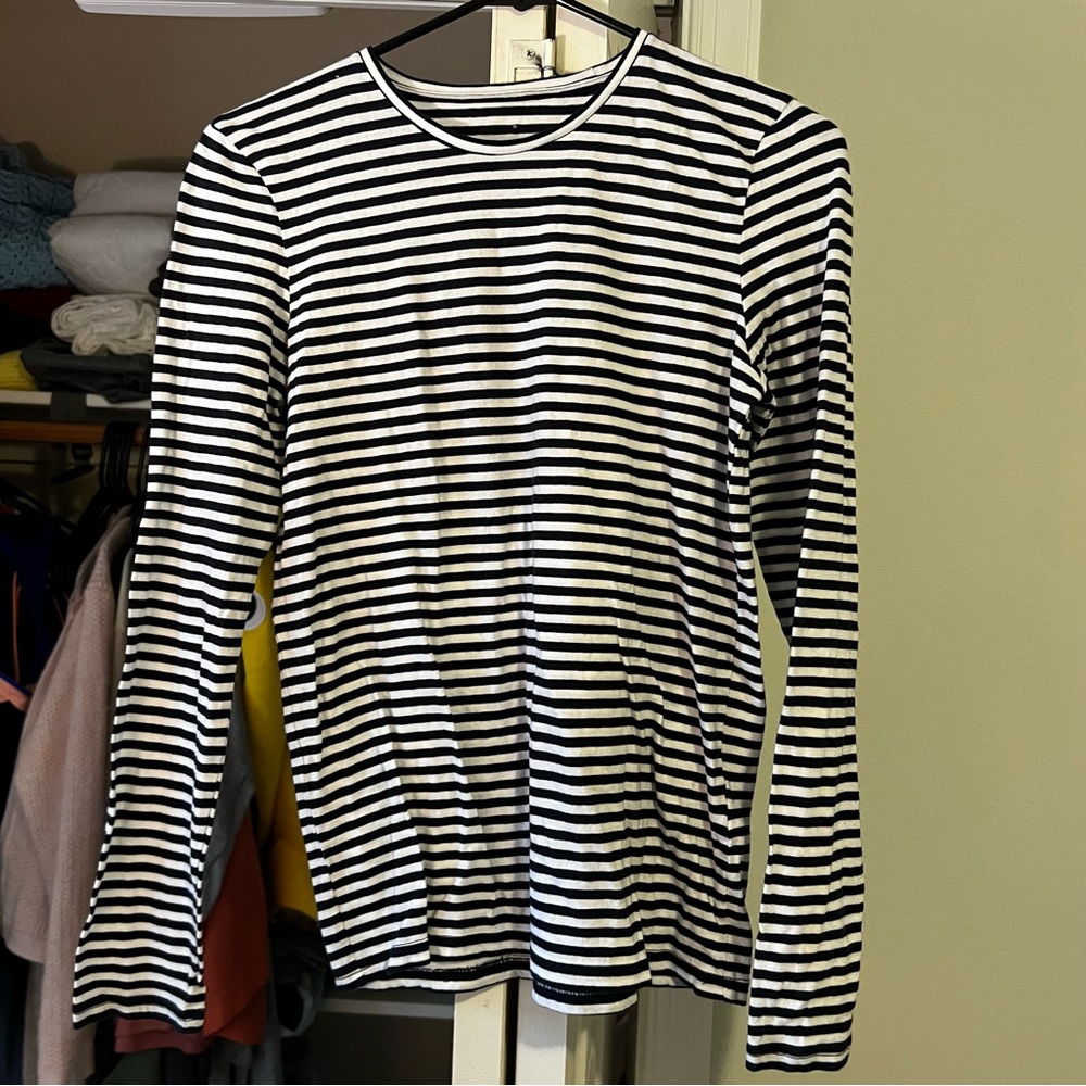 Everlane top large final price